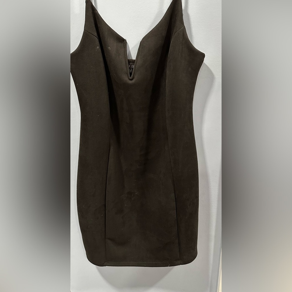 Black dress in the size Large.this dress was never worn!